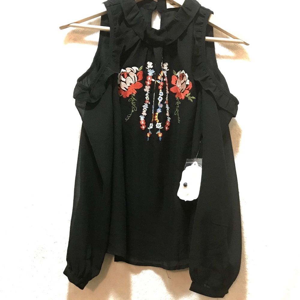 📦S•O•L•D NWT ALTARD STATE Cold Shoulder Blouse - Picture 3 of 7